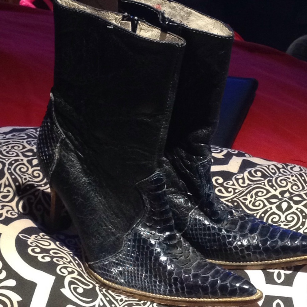 black low cut western boots